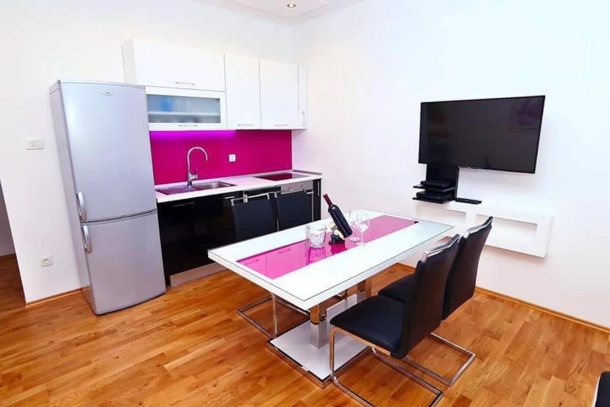 Split Central Retreat Bagian luar foto