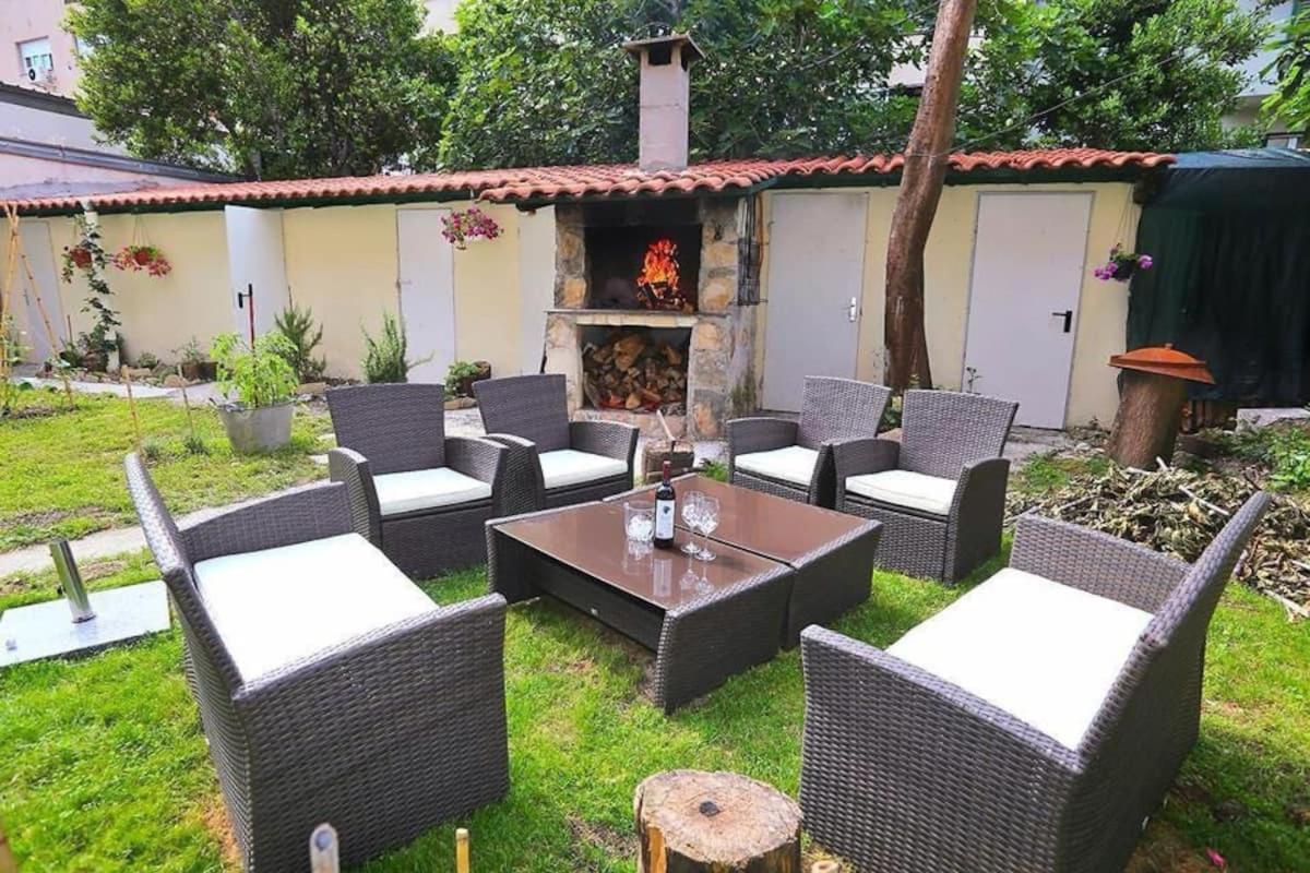 Split Central Retreat Bagian luar foto